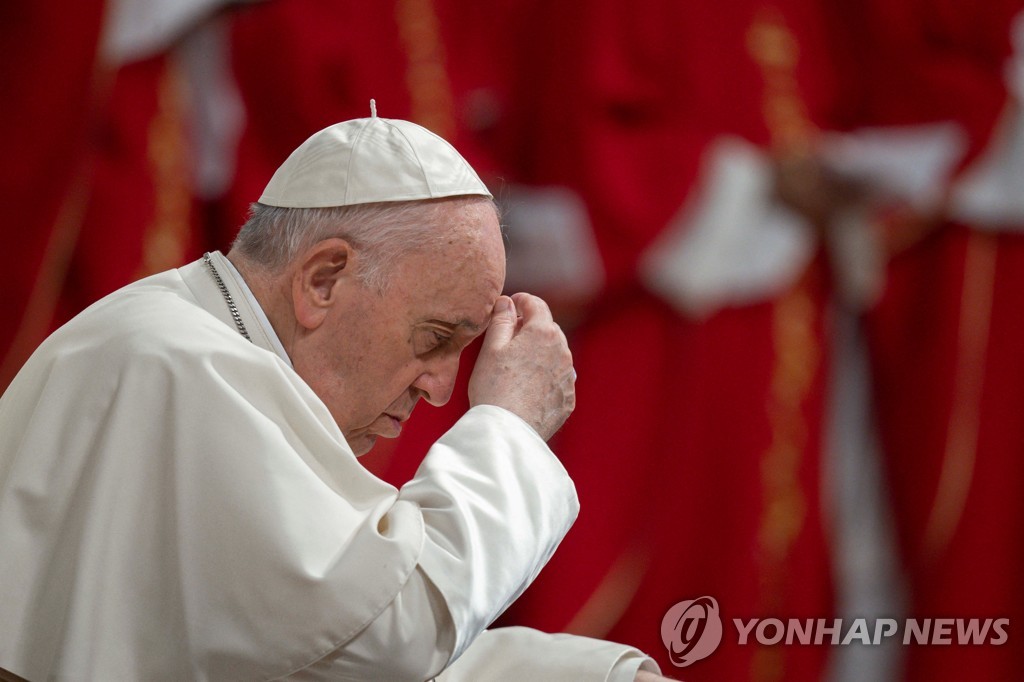 교황, 거취 결심했나…8월 행보 놓고 설왕설래(종합)