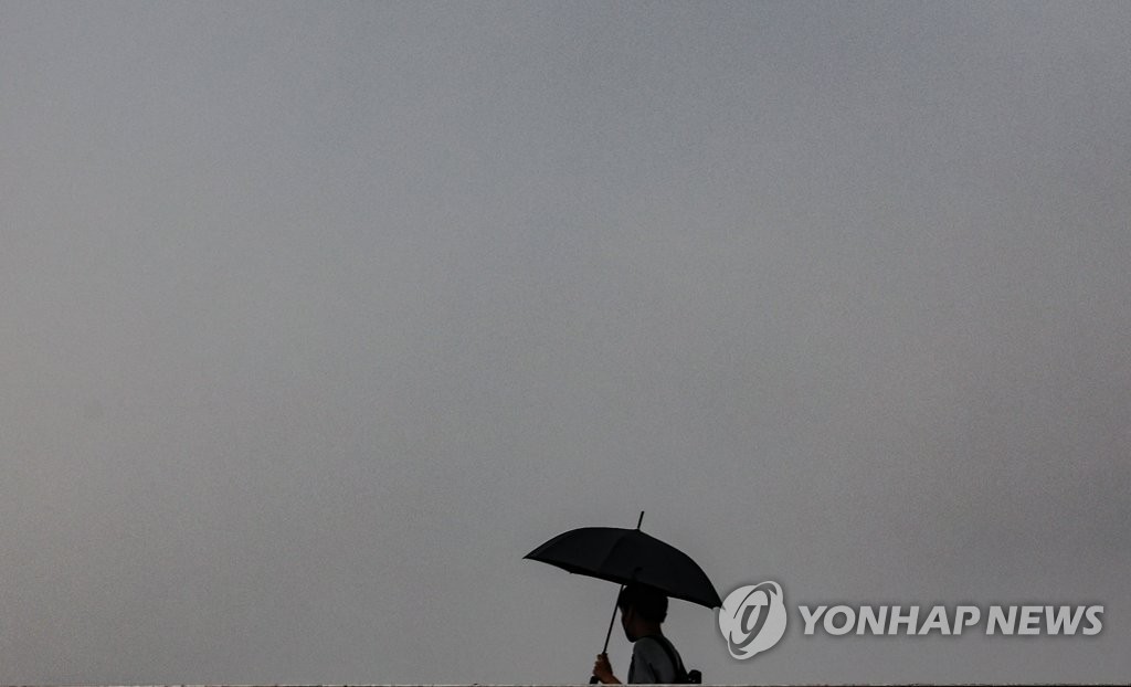 내일날씨 흐린 하늘에 더위 주춤…전국 곳곳에 비 | 한국경제 내일날씨 흐린 하늘에 더위 주춤…전국 곳곳에 비 | 한국경제