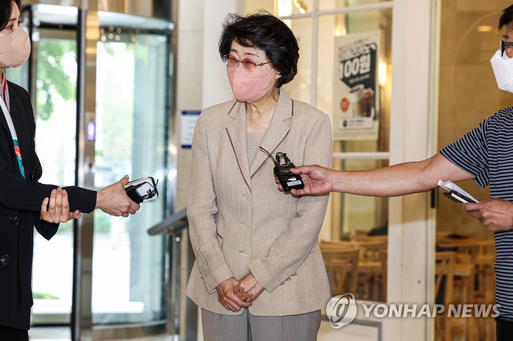 "김승희, 정치자금으로 격려·후원금 지급…쓰던 렌터카 구입도"(종합2보)