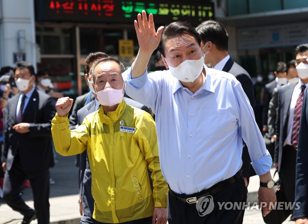 [6·1 지방선거] '안정론'에 쏠린 민심…붉은물결 속 경기 野 차지(종합2보)