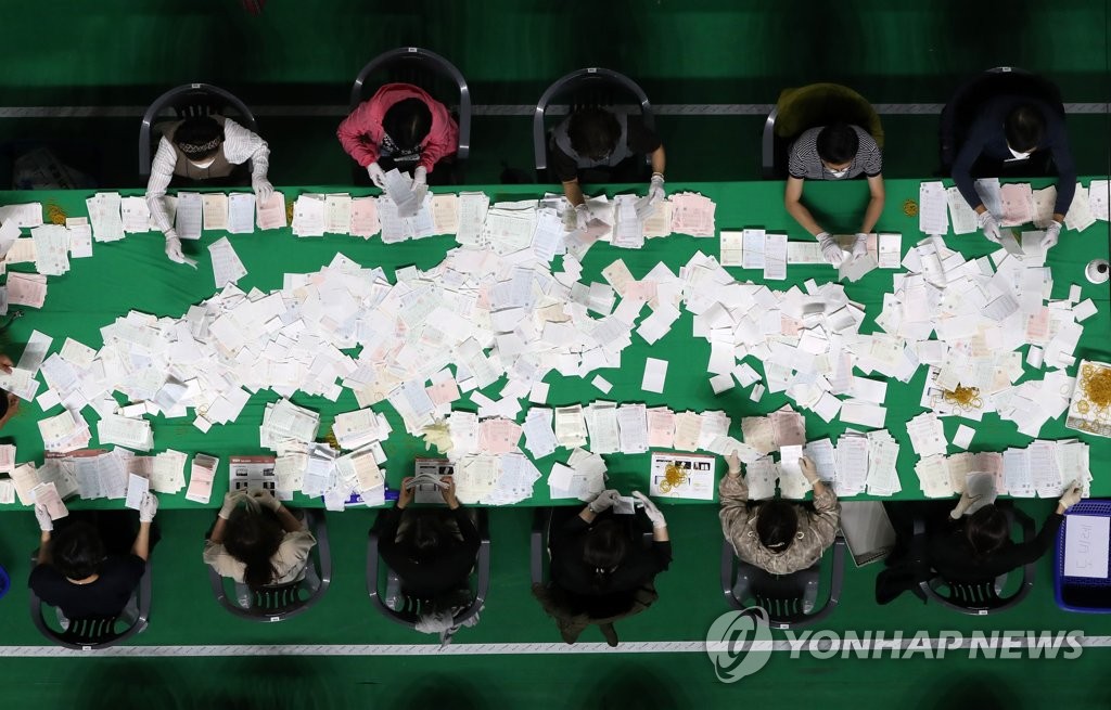 국민의힘, 경남 '낙동강 벨트' 시장·의회서 동반 승리