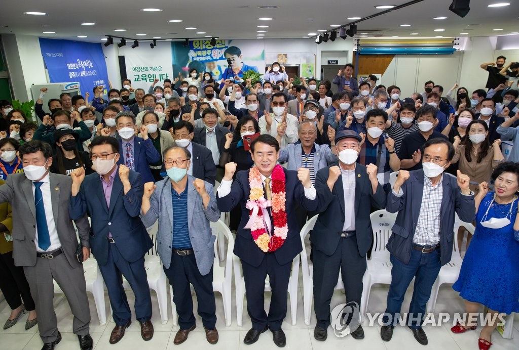 [6·1 지방선거] 이정선 광주시교육감 당선…재수 끝에 '등극'(종합)