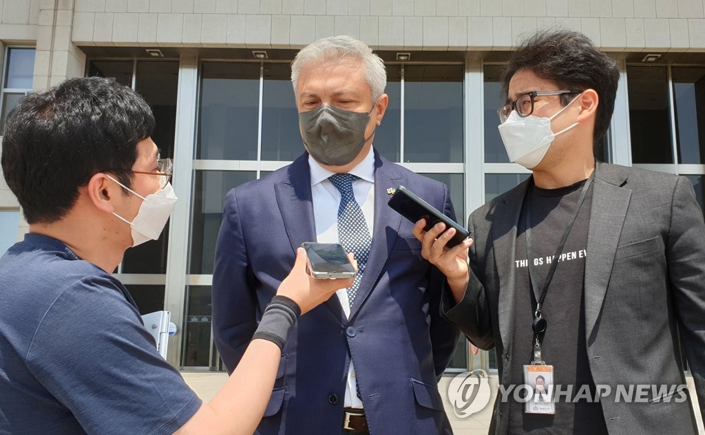 주한 우크라 대사 "한국 정부의 무기지원 희망한다"