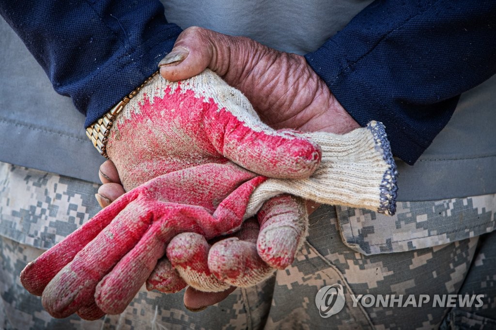 메마른 하늘·치솟는 기름값…이중고에 깊어가는 농어민의 한숨