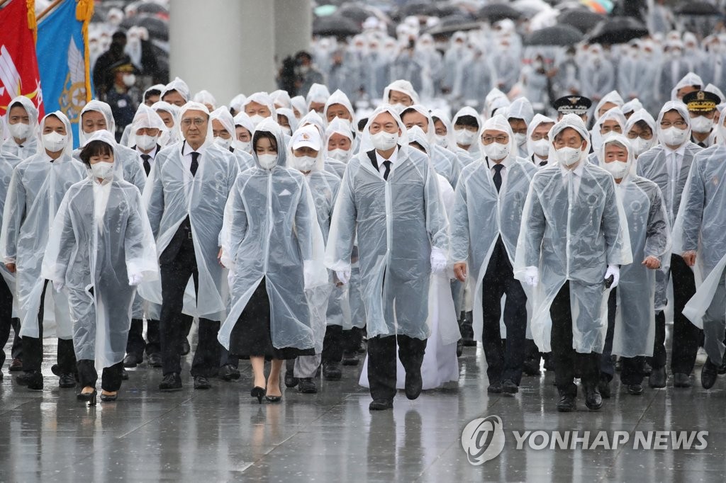 與, 현충일 추념식에 총집결…尹대통령과 호국보훈 '원팀 행보'