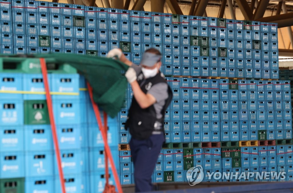 화물연대 파업 이틀째, 곳곳서 물리적 충돌…운송 차질 가시화