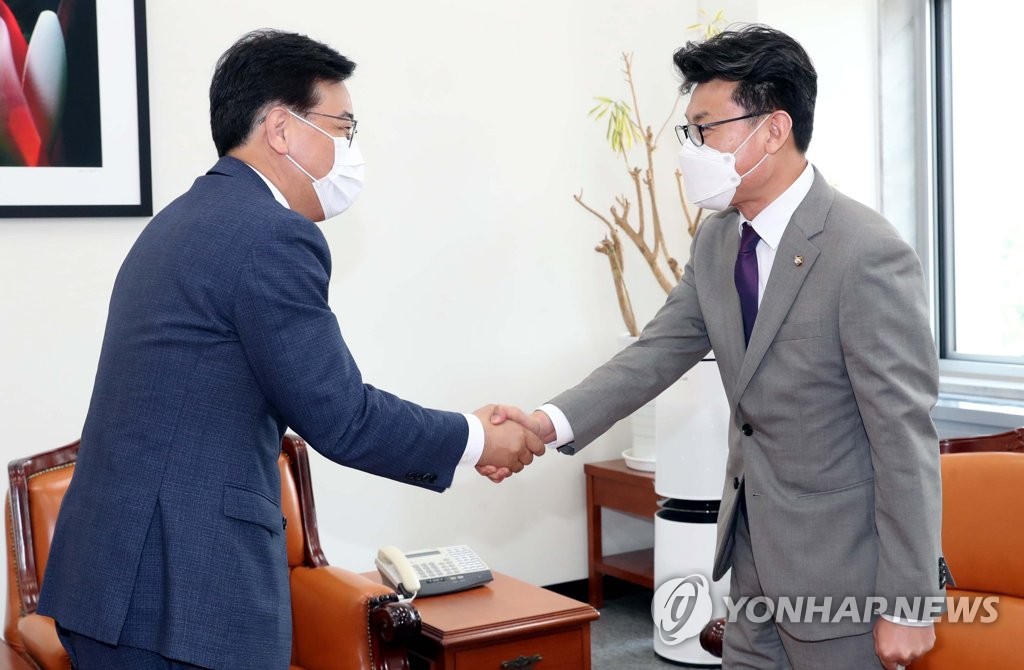 여야 원내수석, 院구성 협상 불발…법사위원장 견해차 여전