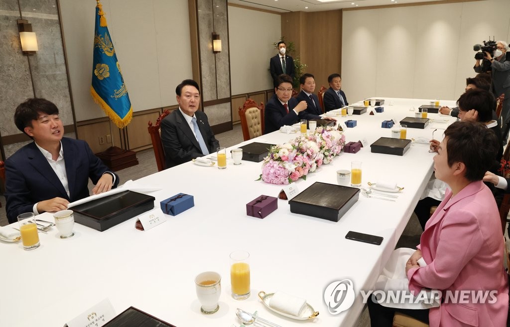 尹대통령, 與지도부 만나 "용산공원, 내셔널메모리얼파크로"(종합)