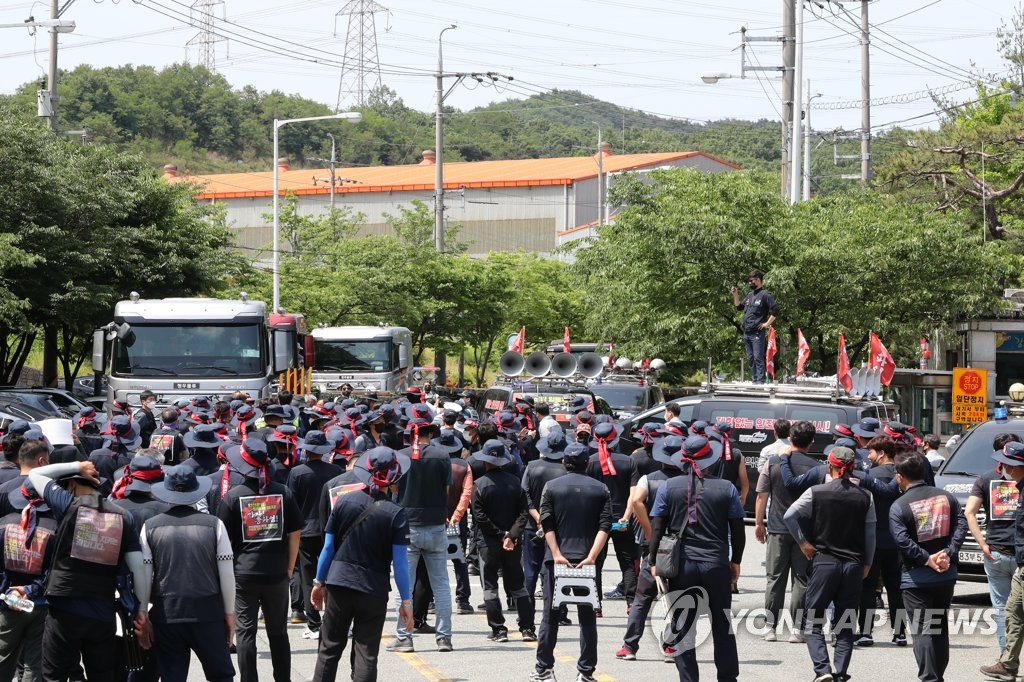 화물파업 나흘째…자동차·철강·항만 등 운송차질 확산