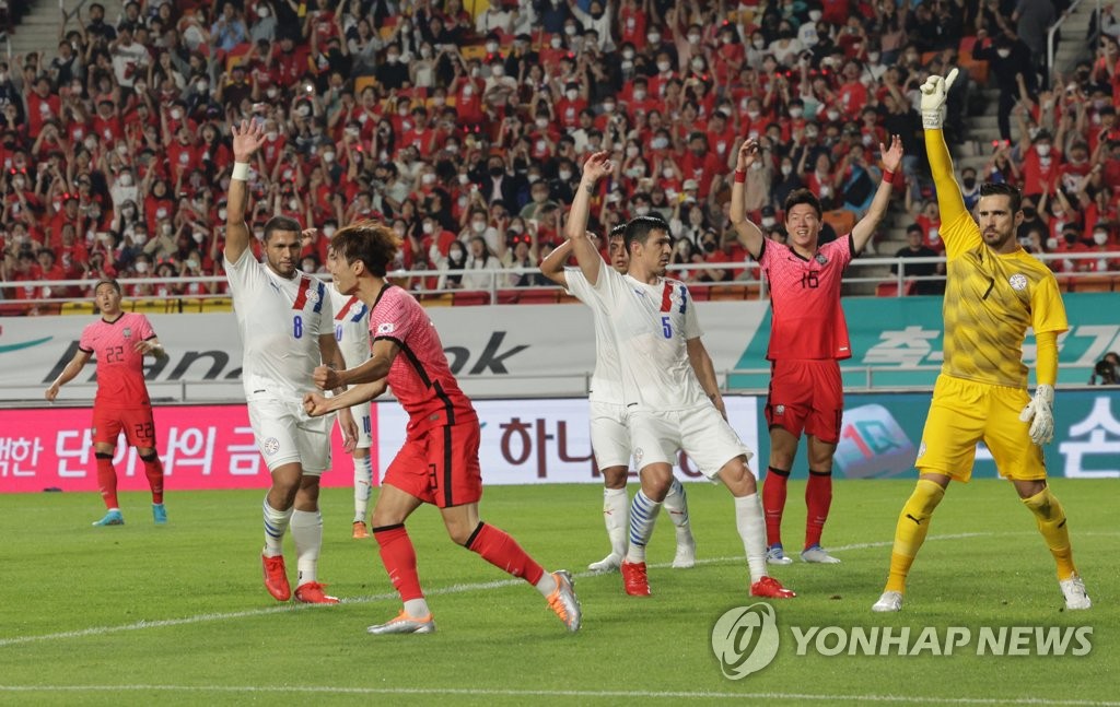 위태로운 수비와 수비형미드필더…파라과이전서 한계노출 벤투호