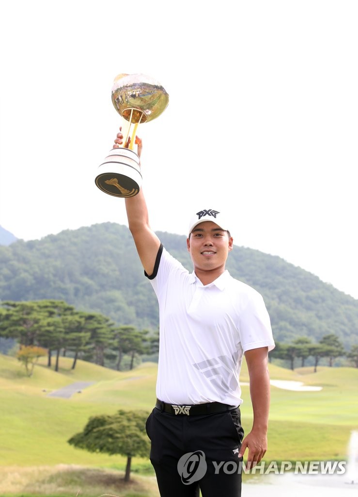 KPGA 선수권 '대역전 우승' 신상훈 "PGA 꿈 생겨…콘페리 참가"