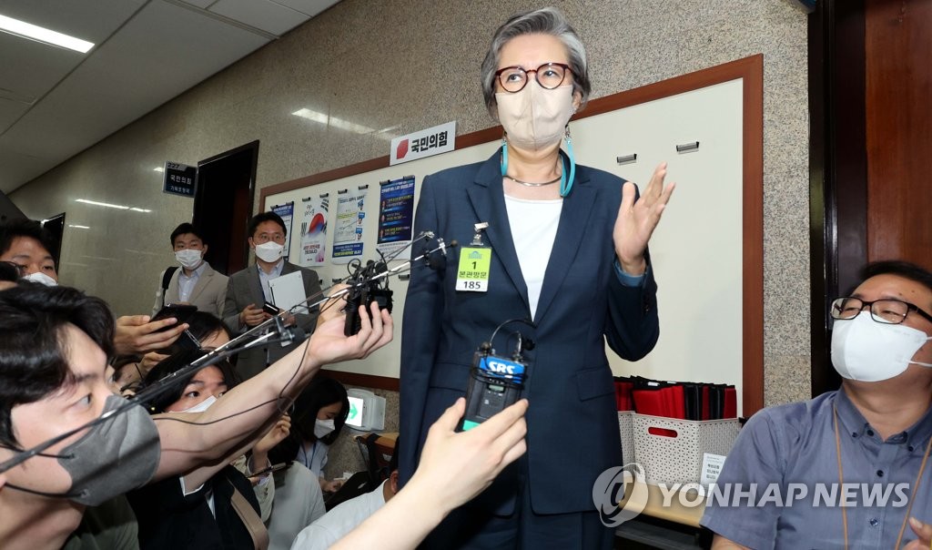 '이준석 징계 심의' 윤리위 개시…초반 회의록 놓고 신경전(종합)