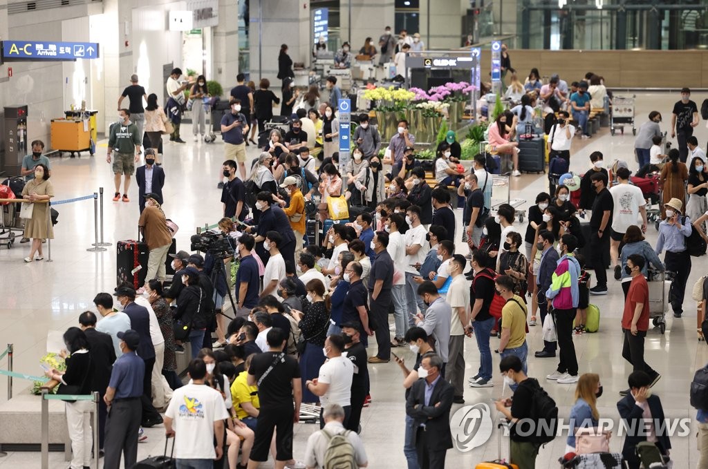 신규확진 1만463명 20일만에 1만명대…해외유입 205명으로 급증 한국경제