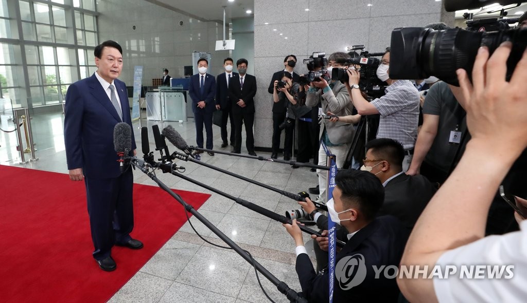 주52시간 개편 혼선…노동부 "연구·노사의견 거쳐 확정할 것"