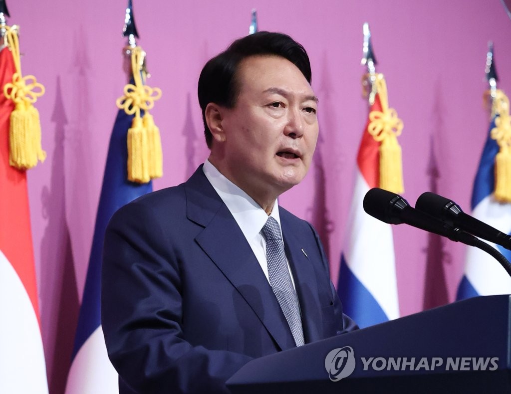 韓国、米国、日本の首脳会談が4年9か月ぶりに...日韓首脳会談がキャンセルされた