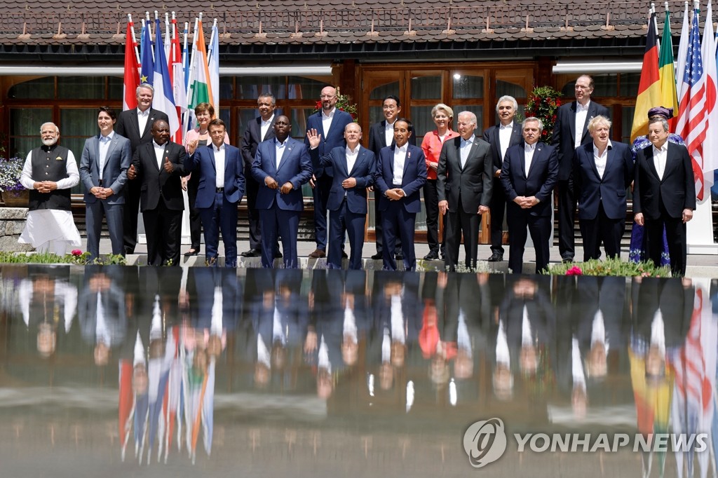 G7 "시간 얼마 걸리든 우크라와 함께"…군사지원 지속 확인