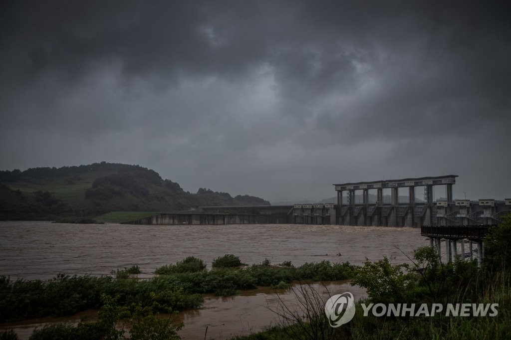 환경부, '북 황강댐 방류' 관련 "예의주시하며 대응"