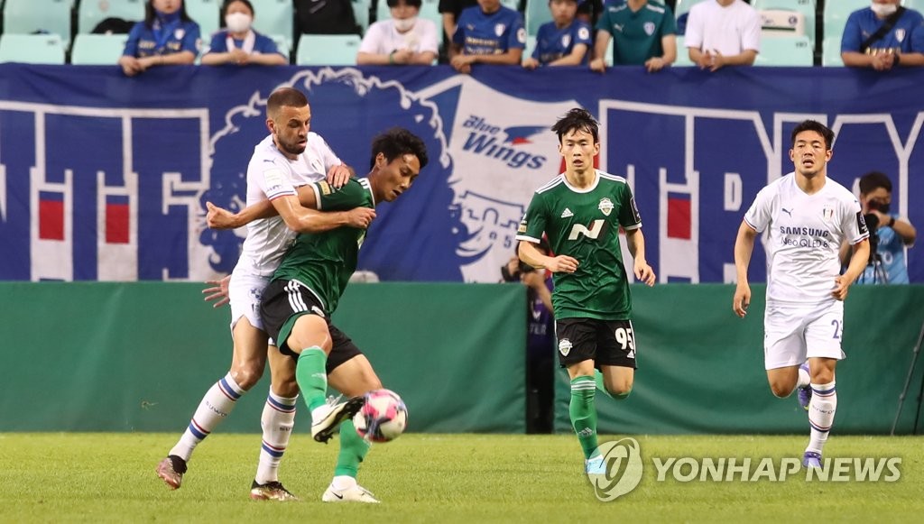 전북, 수원 완파하고 FA컵 4강 안착…울산은 부천에 진땀승(종합)