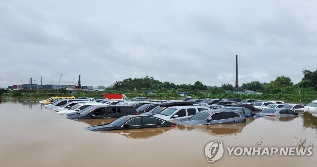 차량 100여 대 침수·곳곳 통제…경기도 폭우 피해 속출