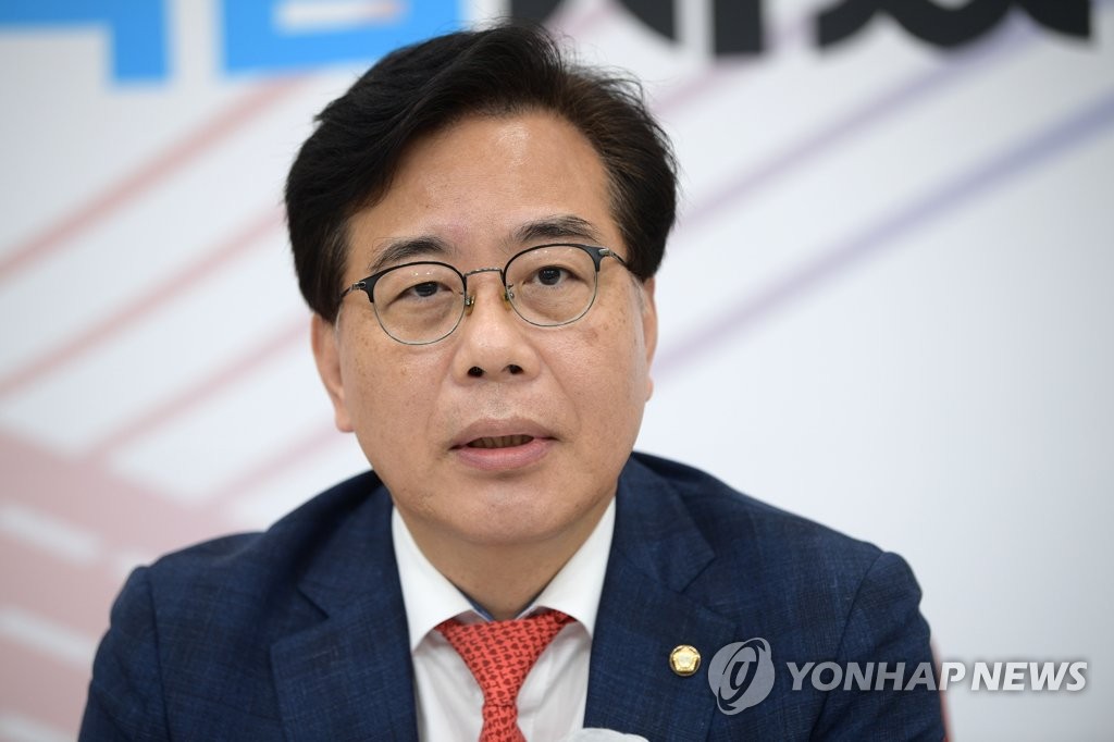 與 "여야 합의안된 7월4일 본회의도 '불법'…법적대응도 검토"