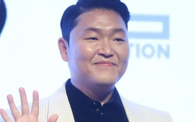 싸이 측, 물 뿌리고 노는 '흠뻑쇼' 논란에…"마스크 추가 제공"