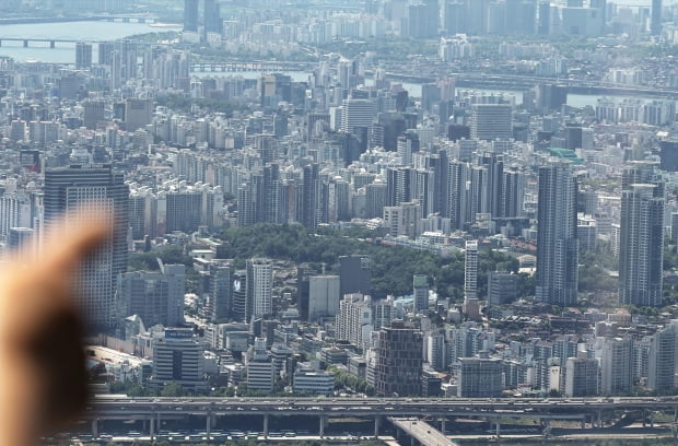 롯데월드타워 전망대 서울스카이에서 바라본 서울 강남 일대의 모습. 사진=연합뉴스