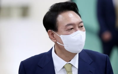 윤석열, 취임 한 달 만에 지지율 40%대로 '뚝'…검찰 출신 인선 영향