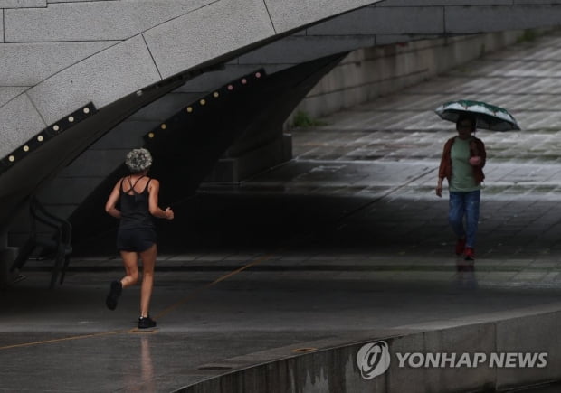 전국 흐리고 곳곳에 비…낮 최고 19∼26도