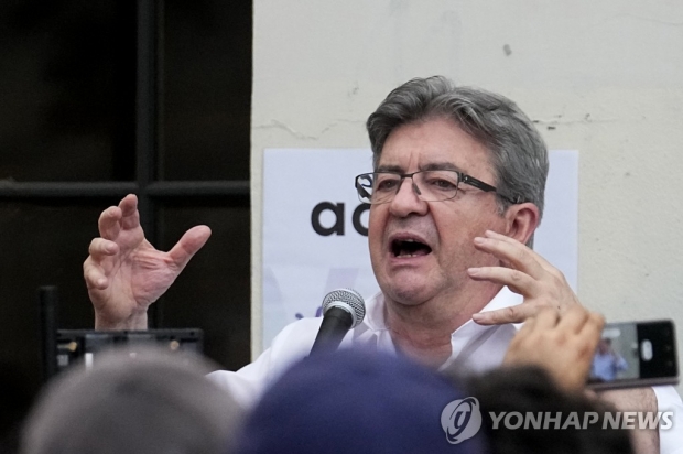 마크롱, 총선서 과반확보 실패한 듯…좌파·극우 동시 약진