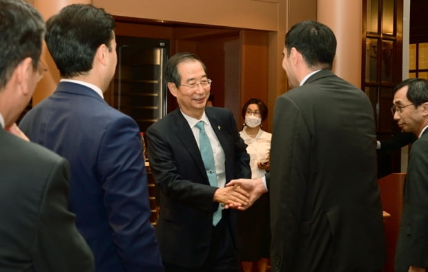 尹, 한총리에 "부산PT 잘되고 누리호 성공…좋은 일 많은 날"