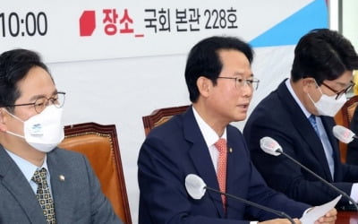 소상공인에 최장 20년까지 빚 상환기간 늘리고 이자·원금 감면