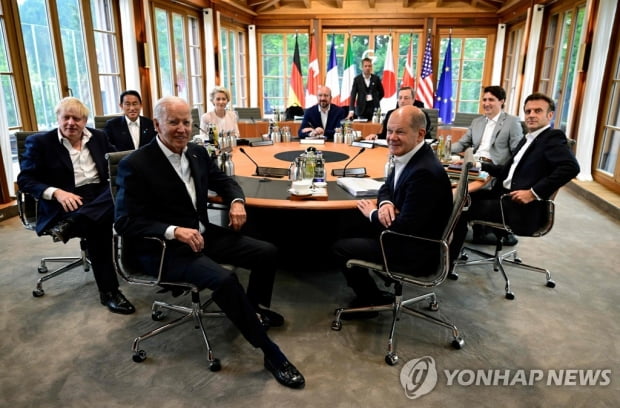 G7 정상회의 폐막…"러시아산 원유 가격상한제 추진 합의"