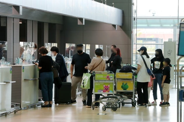 16일 항공업계에 따르면 7월 대한항공 국제선 유류할증료는 6월(19단계)보다 3단계 뛴 22단계가 적용된다. 사진=뉴스1