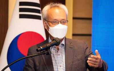 문성현 경사노위원장, 내주 사퇴…후임에 이철수 서울대 교수 유력