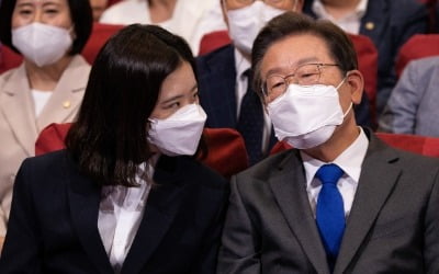 이재명, '박지현 집앞 비난방송'에 "동지들 방식 아냐"