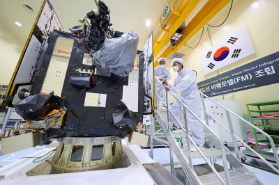 한국 최초 달 탐사에 나서는 '다누리'
