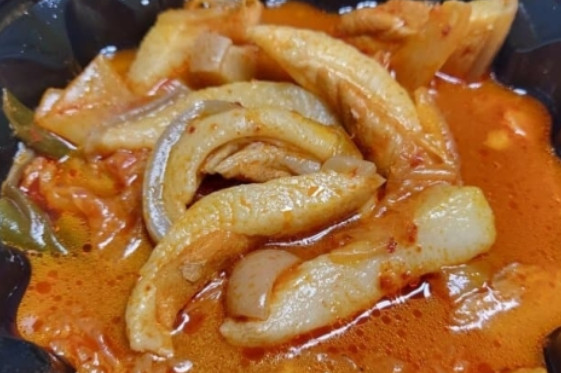 배달비 포함 1만 8000원 김치찌개. / 사진=온라인 커뮤니티