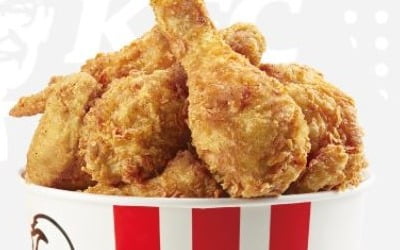KFC도 반년 만에 가격 올린다…햄버거 사 먹기도 '부담'