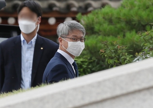 민형배 무소속 의원이 12일 오후 서울 종로구 헌법재판소 대심판정에서 열린 '검수완박'(검찰 수사권 완전히 박탈) 법안으로 불리는 검찰청법·형사소송법 개정안 권한쟁의심판 공개변론에 참석하고 있다. /사진=뉴스1