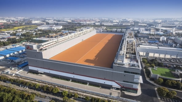 中国の無錫にあるSKハイニックスDRAM工場。  /SKハイニックス提供