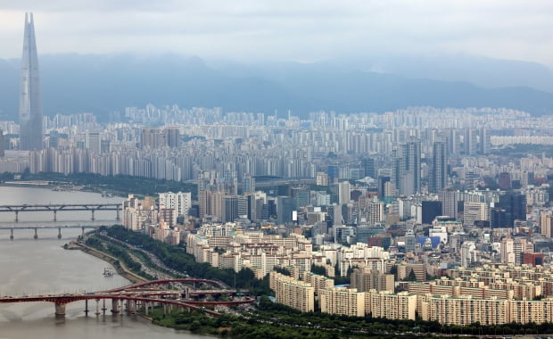 남산에서 내려다본 서울 아파트 모습. 사진=한경DB