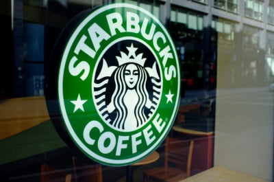 미국·영국서 휘청이는데…한국 스타벅스만 유독 건재한 까닭은