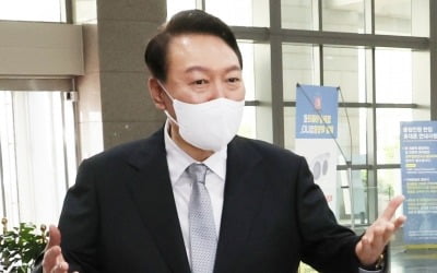 [속보] 尹, 지지율 하락 질문에 "원인 알면 어느 정부나 잘 해결했겠죠"