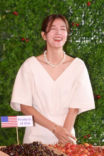 [포토] 김성은, '정조국 녹인 눈웃음~'