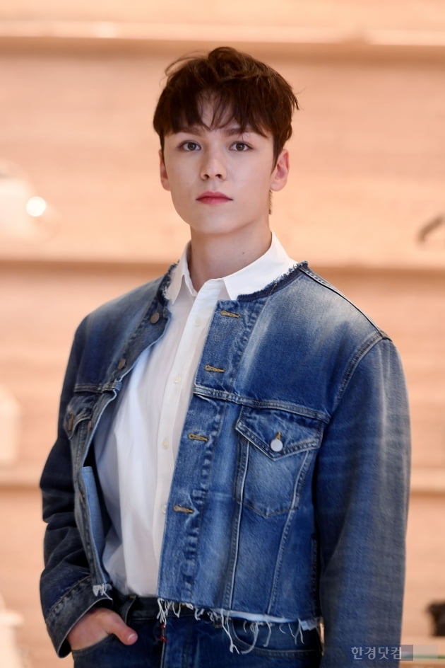 [포토] 세븐틴 버논, '잘생겼다 말하기 입아파'