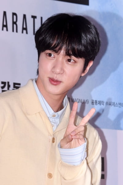 [포토] BTS 진, '이렇게 귀여우면 반칙'