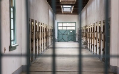 男 죄수들, 女 구치소 습격해 '집단 성폭행'…미국 '발칵'