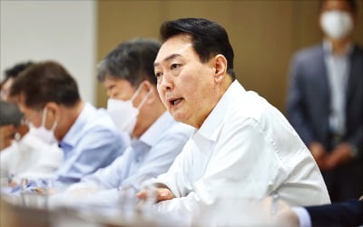 윤석열 대통령 "지지율 의미 없어…오로지 국민만 생각"