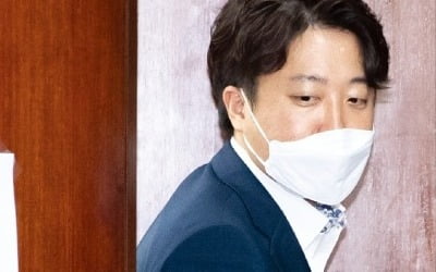 李 "재심·가처분" vs 權 "즉시 직무대행"…與, 집권 59일만에 대혼돈