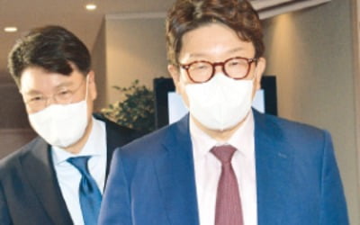 "尹정부의 성공 함께 뒷받침" 권성동·장제원, 불화설 일축